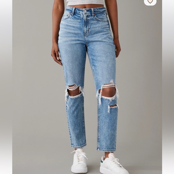 American Eagle Outfitters Denim - AE Light Blue  High-Rise Striged  Ripped Mom Jeans Size 6 Excellent Condition
